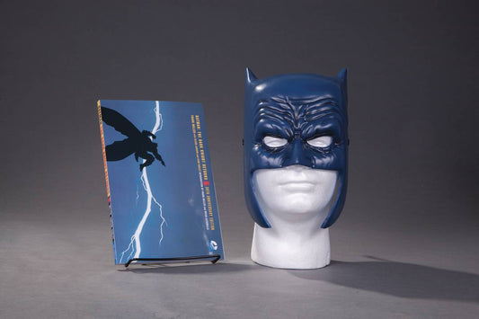 Batman Dark Knight Returns Book & Mask Set - State of Comics